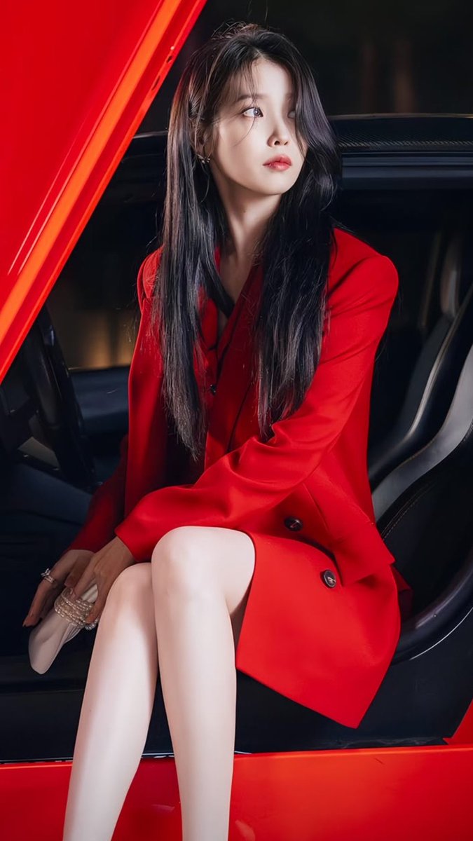 AuraBoomz's tweet photo. Why @_IUofficial shouldn’t be compared to random actresses.

She isn’t just a successful actress. She’s one of the few entertainers who has dominated both music and acting for over a decade.

Her biggest acting successes:

• When Life Gives You Tangerines (2025) - 16.6% TV rating, became the #1 non-English series on Netflix globally, reached the Top 10 in 40+ countries, and is widely regarded as one of Netflix’s biggest Korean originals.

• Perfect Crown (2026) - 13.8% finale, Disney+’s biggest Korean original globally, #1 in 15 countries, 
Top 10 in 47 countries, and over 43 million viewing hours in first week.

• You’re the Best, Lee Soon-shin (2013) - 30.8% peak rating, launching IU as a leading actress.

• Hotel del Luna (2019) - 12.0% finale, one of tvN’s biggest fantasy romance hits and a global fan favorite.

• My Mister (2018) - 7.4% finale, critically acclaimed and consistently ranked among the greatest Korean dramas ever made.

She also earned international acclaim with Broker, which competed at the Cannes Film Festival.

Her music career is just as extraordinary:
• 31 #1 songs on the Gaon/Circle Digital Chart (all-time record)
• 21+ Perfect All-Kills, the most in K-pop history
• 100+ major awards, including multiple Daesangs
• One of South Korea’s best-selling solo artists with record-breaking stadium concerts

Beyond entertainment:
• Global ambassador for Gucci, Estée Lauder, and New Balance
• Asia-Pacific ambassador for Chaumet
• Fronted major campaigns for brands like Pepsi and Sony
• Known as South Korea’s “CF Queen,” endorsing 100+ brands throughout her career

Hit drama after hit drama. Hit song after hit song.

IU (Lee Ji-eun) isn’t just a popular actress. She’s one of the most accomplished entertainers Korea has ever produced.