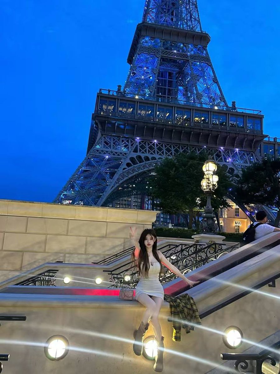 BadraTouaoula's tweet photo. 白嫖陪酒女整容脸 奶子超级大去上海玩的时候 几个富二代朋友招待的点的公主 真的骚-

完整版视频电报群已更新
免费预览群🔗 https://t.co/zrm6lQ28M1

自助下单🔗 https://t.co/Ur7FiQmUMy

@Sentoyun
@Sentodan
@Sentofen
@Sentoqing https://t.co/sxRchhl7Wg