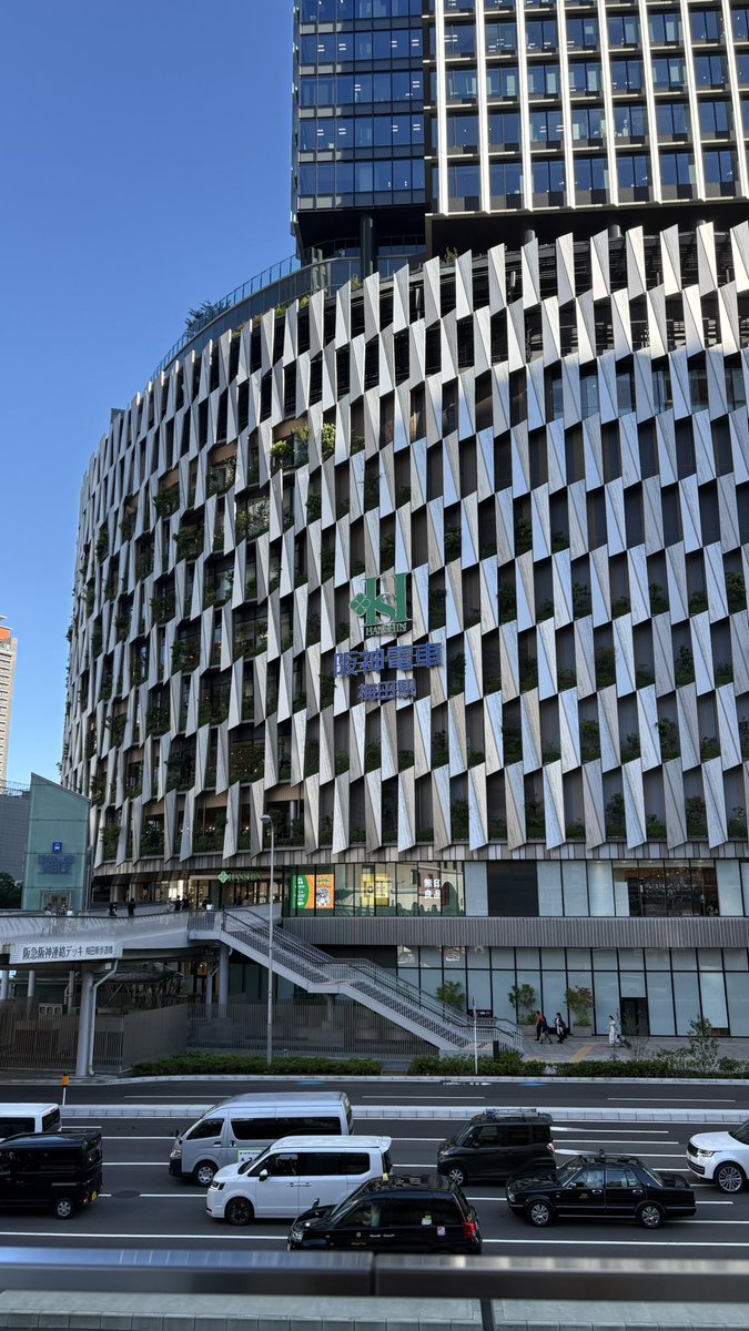 Ge_ArchiMa's tweet photo. いつ見てもわからない
壁面緑化の維持管理どうしてんの？ https://t.co/0vuDDc98kY