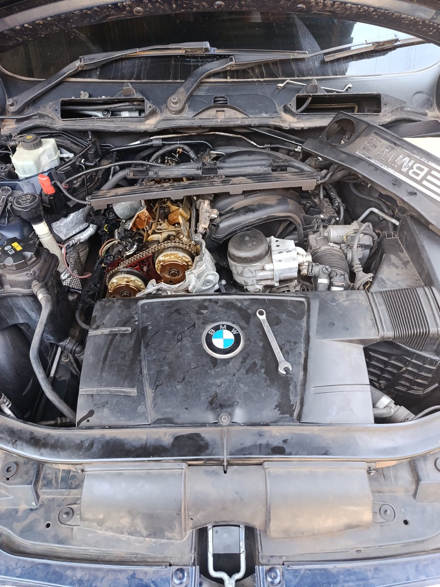 EgoHumphrey's tweet photo. Dealing with leaks here and there. Top cover and oil filter housing gasket replacement. https://t.co/DvqHdktk6A