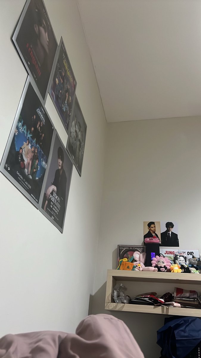 matchatobely's tweet photo. Pkkmb masih lama tapi gue udh stay di kost gabisa gue planga plongo sendiri disini mau main tapi gatau jir mau kemana https://t.co/z7hVBUXyDP
