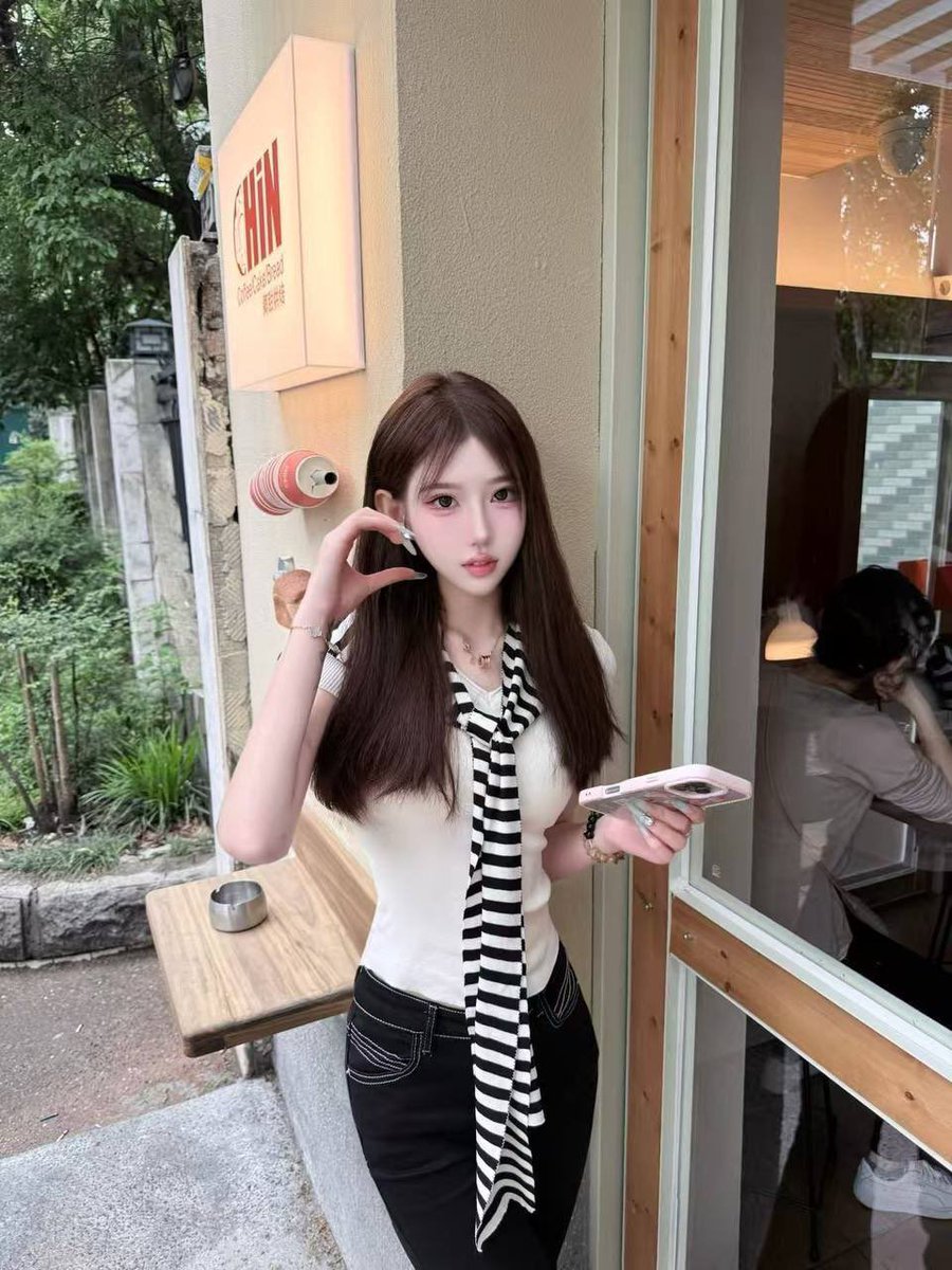 SusanPendley4's tweet photo. 皖系少女 超级可爱甜妹子上海漫展上搭讪认识的 个子不高 小小的160左右 好嫩 刚成年 挺乖挺反差的 -

完整版视频电报群已更新
免费预览群🔗 https://t.co/5LuqtgTJYh

自助下单🔗 https://t.co/fnyDpMMd7y

@Sentoyun
@Sentodan
@Sentofen
@Sentoqing https://t.co/omxFgFdB0V