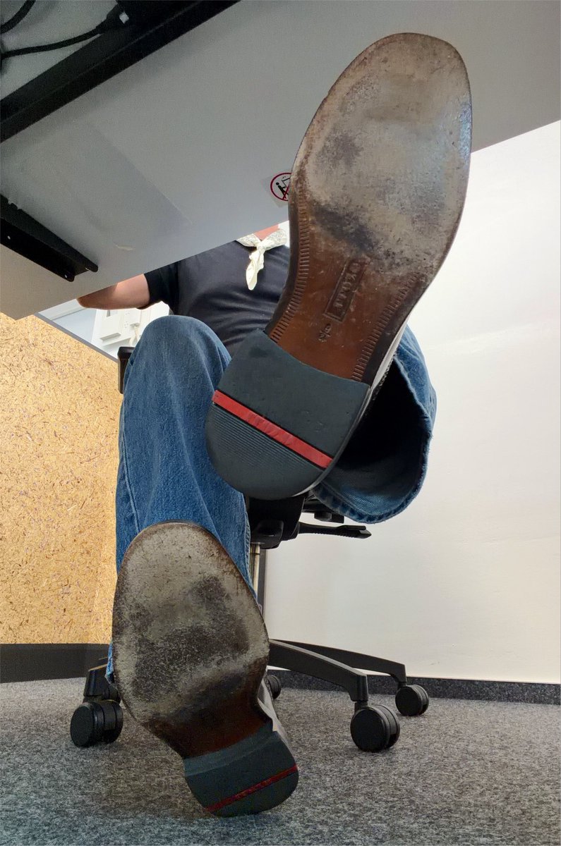SneakerBoss7 tweet picture