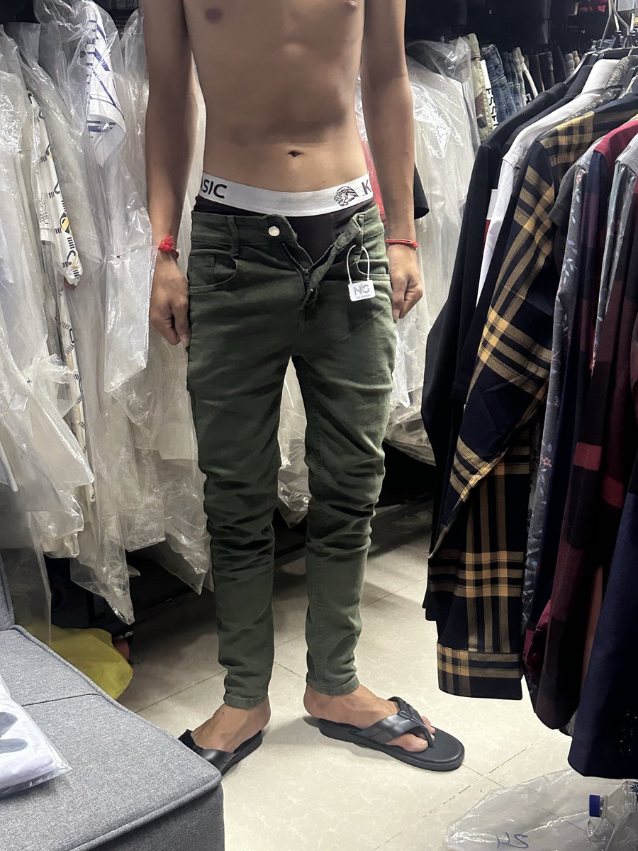 KimChhuey's tweet photo. គគីជើងស្លីម🥰 https://t.co/UCn6lJe15b