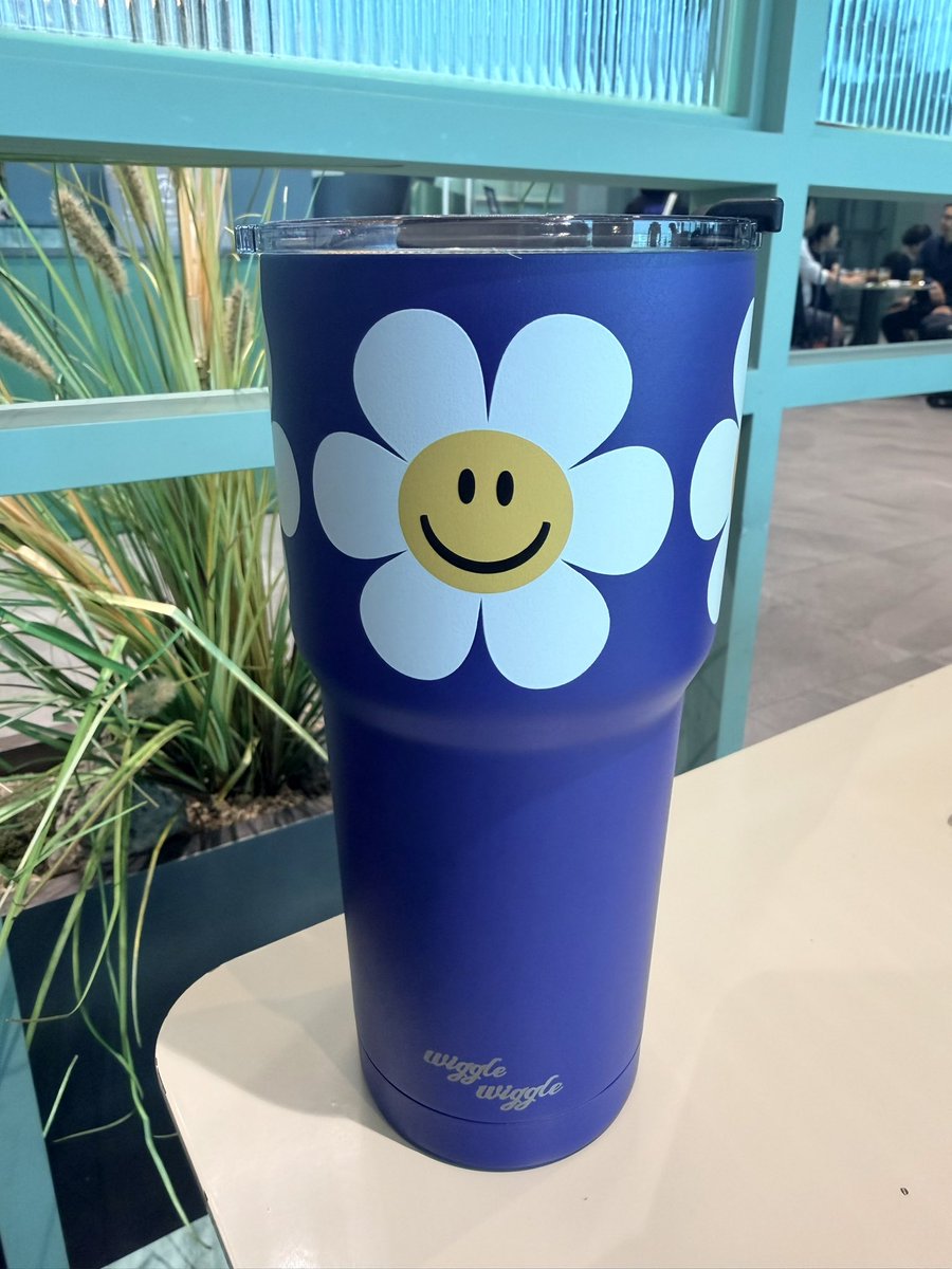 _hidarikata's tweet photo. Found this at the duty-free shops at the airport. IYKYK. 🥹🩵 #웬디 #WENDY https://t.co/Bp0cjYLdIF