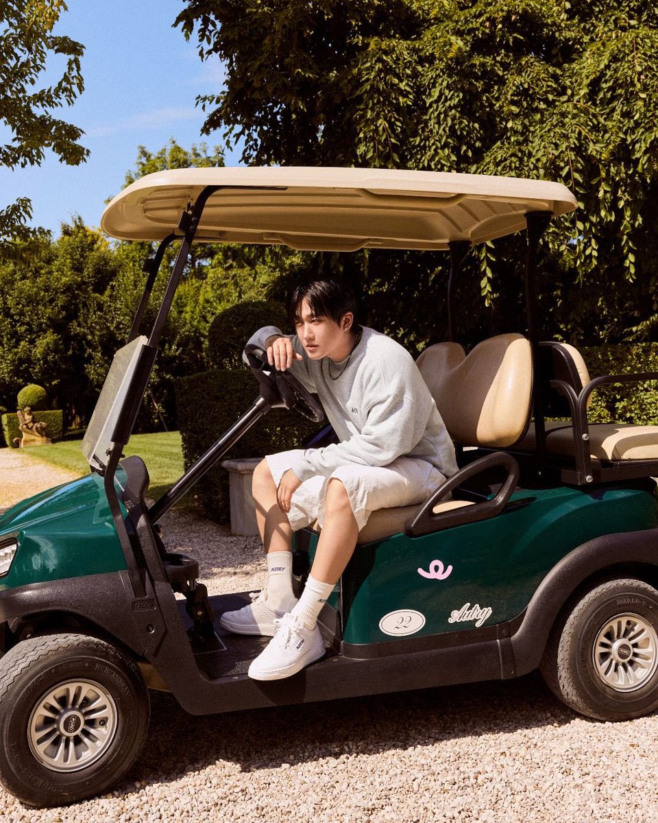 spearhyunnie's tweet photo. changbin on autry instagram update!

#CHANGBINxAUTRY https://t.co/1W6G4wxt9e