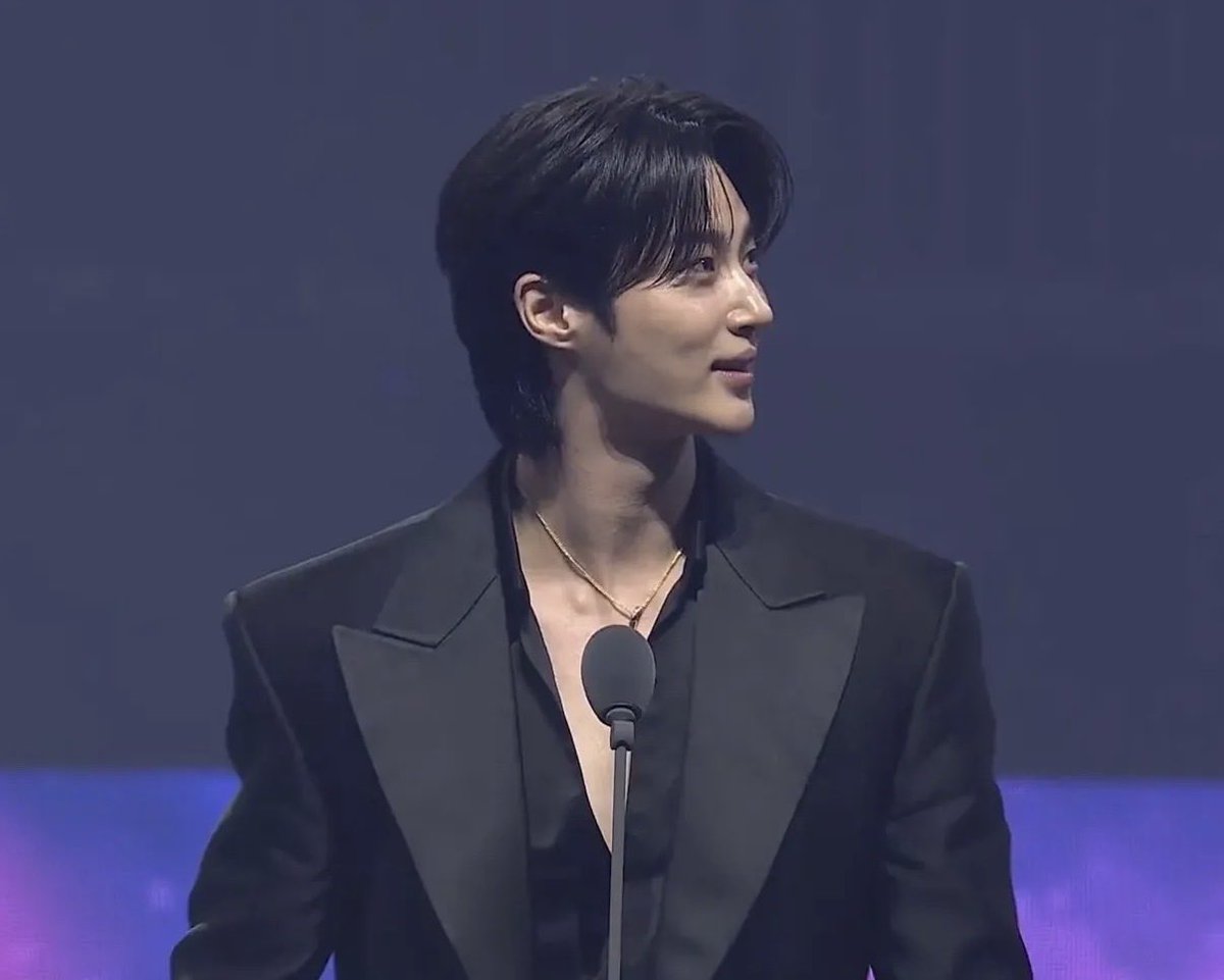 seoksamo's tweet photo. RAHHH🦅🦅🦅 https://t.co/qsQZDtwFnC