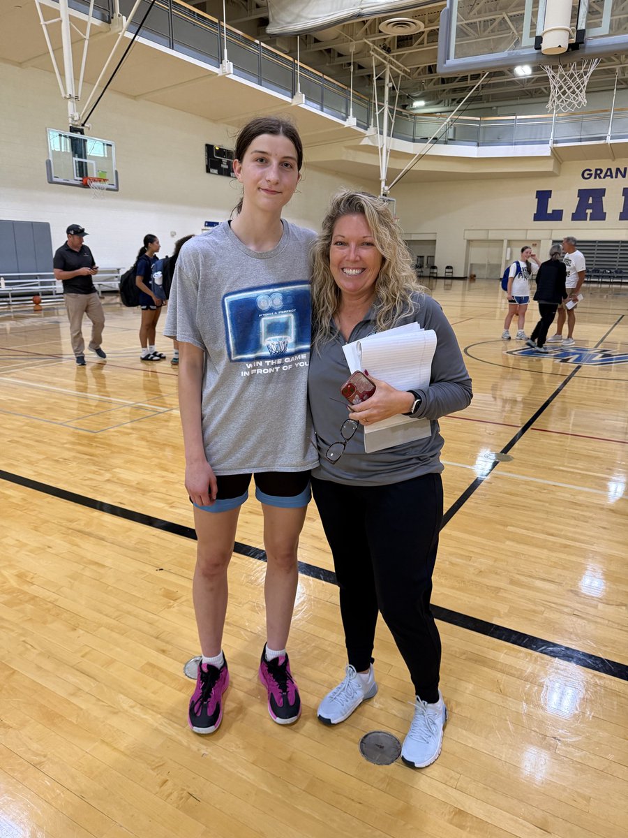 OJRytlewski7's tweet photo. Had an amazing time playing @gvsuwbb elite camp.  Thanks @Mike_WilliamsGV @a44parker5 for pushing me to continue to grow and improve.  Also had a sighting of @pgh_Danyle ! And got to play with @ellee21arnold on the same team.  Big mistake! We had too much fun tearing up the court together.