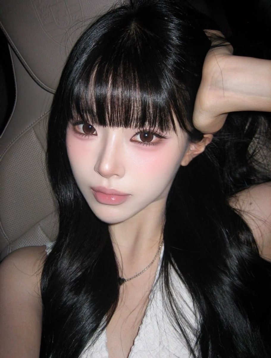 chic_yua44's tweet photo. 2026年秋の限定コスメ、これは見逃せない…可愛すぎて発売前から気になってる。 https://t.co/kYDpt4I8s3