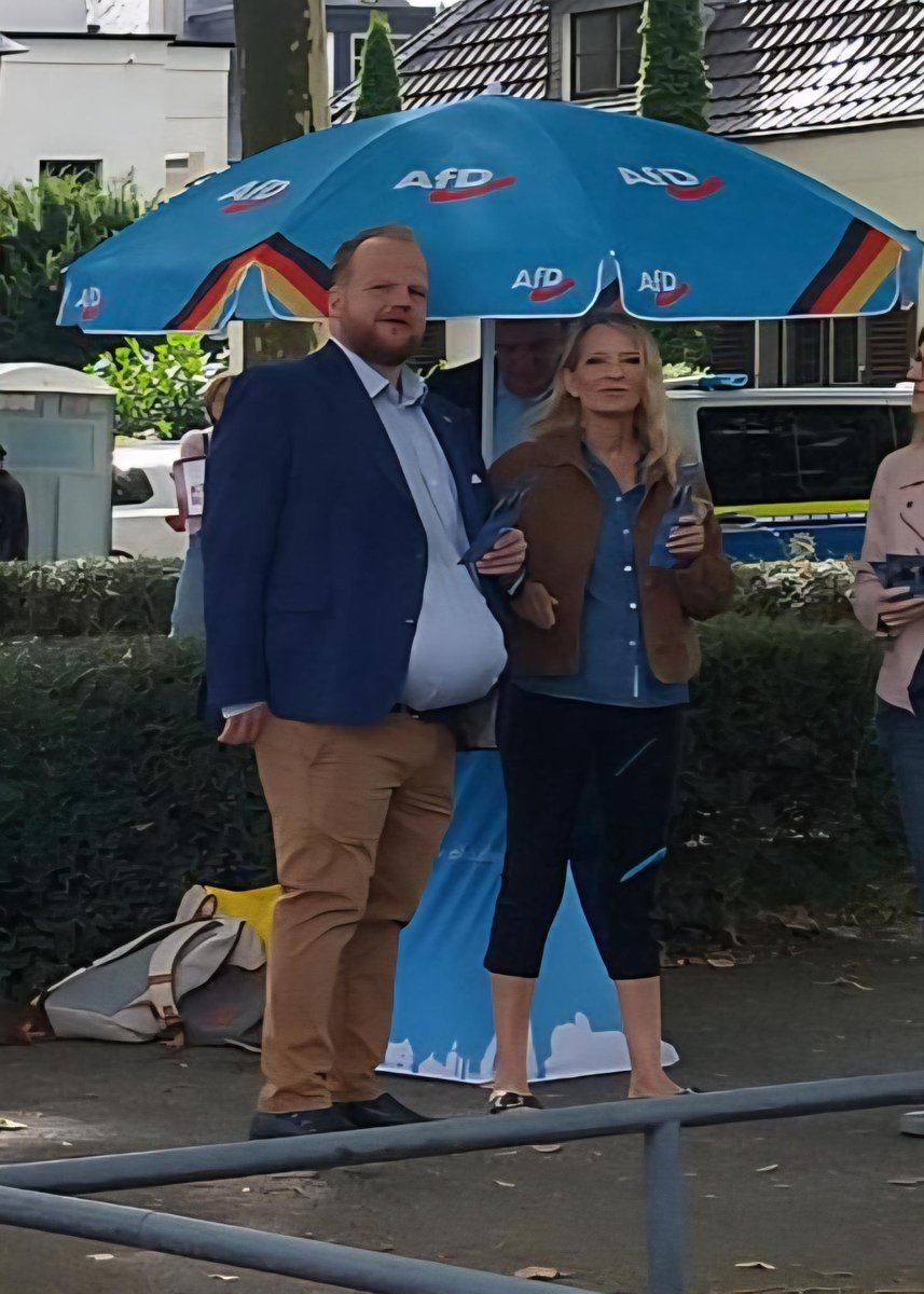 wiaderko_420's tweet photo. @FKeubel I ty jeszcze coś szczekasz synu kurwy I cwela. Tobie nawet stara bezzębna kurwa dupy nie da. Swoją drogą twoja matka bardzo lubi Polaków, w Dreźnie chodzą legendy jak przychodziła na budowę i każdemu z polskim paszportem dawała dupy po kolei. Mirkowi nawet tynk zlizywała z chuja https://t.co/QcD8M9XLBr