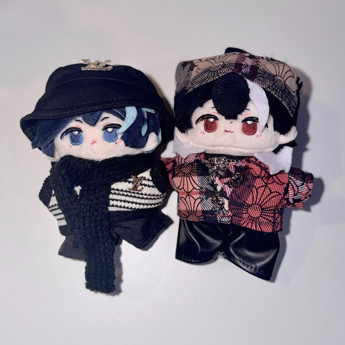 dasucrumbs's tweet photo. their new outfit finally arrived!!!!!! πππππ
#dasuOC https://t.co/X7484Z481A