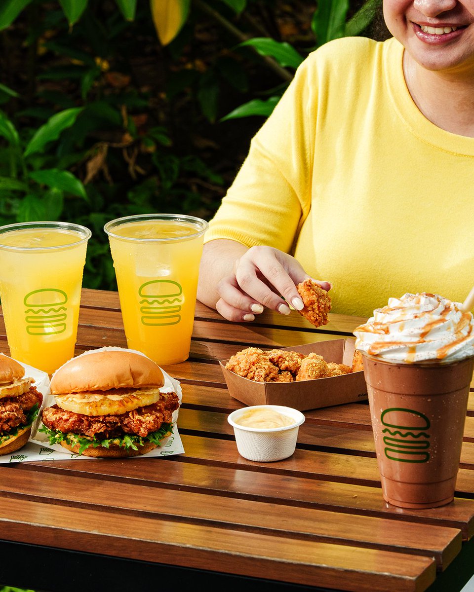 ShakeShack_Ph's tweet photo. Passionate about lemonade? Meet your new favorite hyper-fixation: our limited-edition Mango Passionfruit Lemonade!

Shack-made lemonade blended with tropical mango and passionfruit purée. Sweet, tart, and totally irresistible. https://t.co/7jItCOUMq3