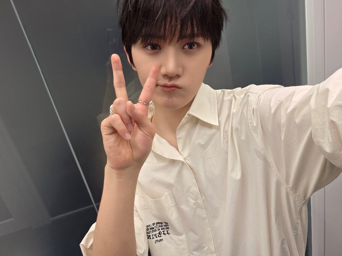 AEN_now's tweet photo. 이따가 나랑 같이 뮤비 볼 사람~~?

#AEN #에이엔 #エイエン
#BOMIN #보민 #ボミン https://t.co/COAQUeESsU