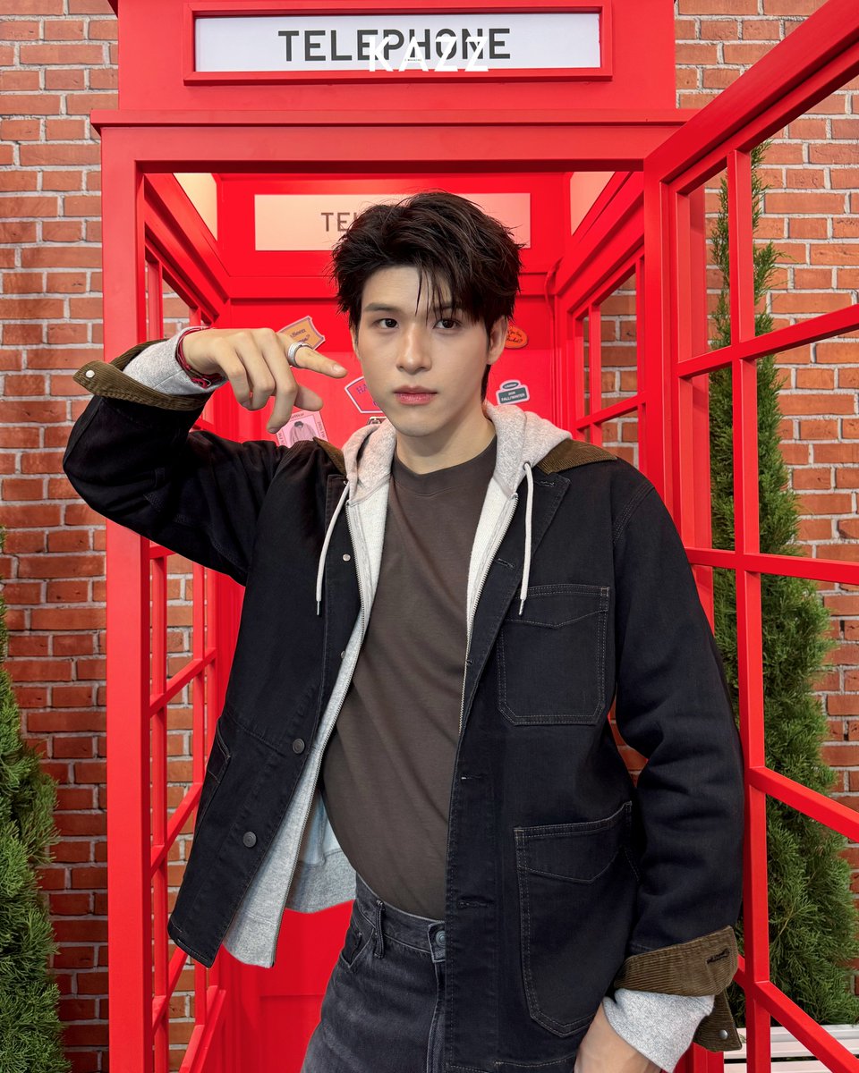 Kazzmagazine's tweet photo. เมื่อขอท่าแอคหล่อหน่อย~ “สกาย” จัดให้ครับ! ในงานเปิดตัวคอลเลคชัน “UNIQLO 2026 Fall&amp;Winter” 🤍 

UNIQLO FW2026 X SKY
#skywongravee
#UNIQLO2026FW #LifeWear 
#KAZZMAGAZINE https://t.co/c14RsRP9CL