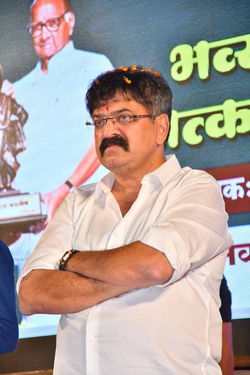 Rohini_khadse's tweet photo. आज वाढदिवसानिमित्त आदरणीय जितेंद्र आव्हाड साहेबांना मनःपूर्वक शुभेच्छा!

स्पष्टवक्तेपणा, अभ्यासू नेतृत्व, सामाजिक प्रश्नांबाबतची संवेदनशीलता आणि अन्यायाविरुद्ध ठामपणे उभे राहण्याची भूमिका आणि विशेष म्हणजे शिव-फुले-शाहू-आंबेडकर यांच्या विचारांची पताका आपण निर्भिडपणे पुढे घेऊन जात आहात यामुळे असंख्य कार्यकर्त्यांसाठी तुम्ही प्रेरणास्थान आहात.

आपल्याला उत्तम आरोग्य, दीर्घायुष्य आणि जनसेवेच्या कार्यासाठी अखंड ऊर्जा लाभो, हीच ईश्वरचरणी प्रार्थना.

वाढदिवसाच्या मनःपूर्वक आणि आपुलकीच्या शुभेच्छा, साहेब! 💐

@Awhadspeaks