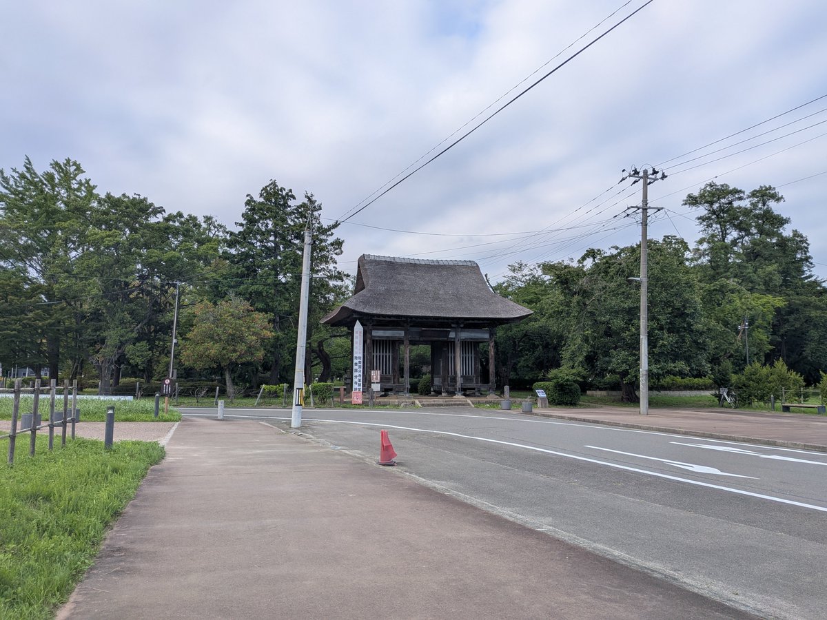 Gyojin03's tweet photo. 陸奥国分寺へ。今でもお寺として残っておられるのが凄い。 https://t.co/2aQXSmLp0R