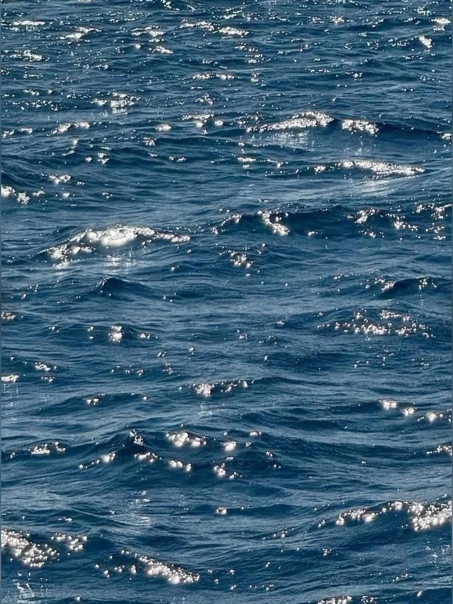 hawsett4's tweet photo. Pure calm in every wave https://t.co/IFFaxtFpky