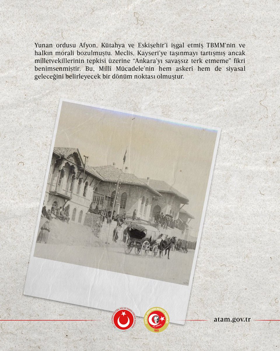 AtamBaskanlik's tweet photo. Ulusun ve ülkenin yazgısına doğrudan el koyan tek yüce güç olan TBMM, 5 Ağustos 1921’de Başkomutanlık görevini 3 ay süre ile Mustafa Kemal Paşa’ya vermiştir.

Ayrıntılı bilgi için bk.  
https://t.co/fweVnalJA2

https://t.co/KW2fJQG6mA

#BaşkomutanlıkKanunu
#GaziMustafaKemalAtatürk
#MillîMücadeleRuhu
#TürkTarihi
#ATAM