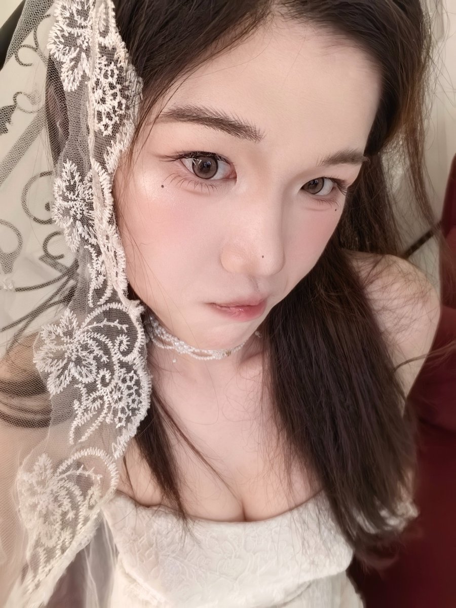 Lion030805's tweet photo. 祝我生日快乐，虽然还没srs，但是基本rle了，也算是第一个以女生身份过的生日吧🥰 https://t.co/naXKrMRqrr