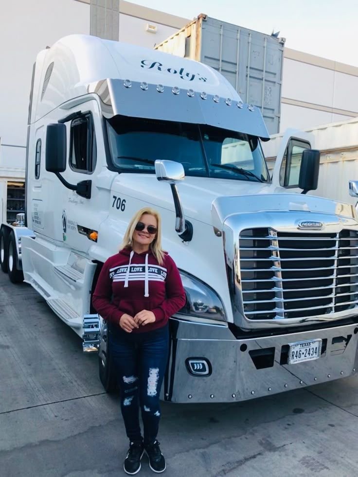 LisaKelly372's tweet photo. Rent and buy trucks message me on Zangi 6338543595 https://t.co/Kq9xWlZtyX