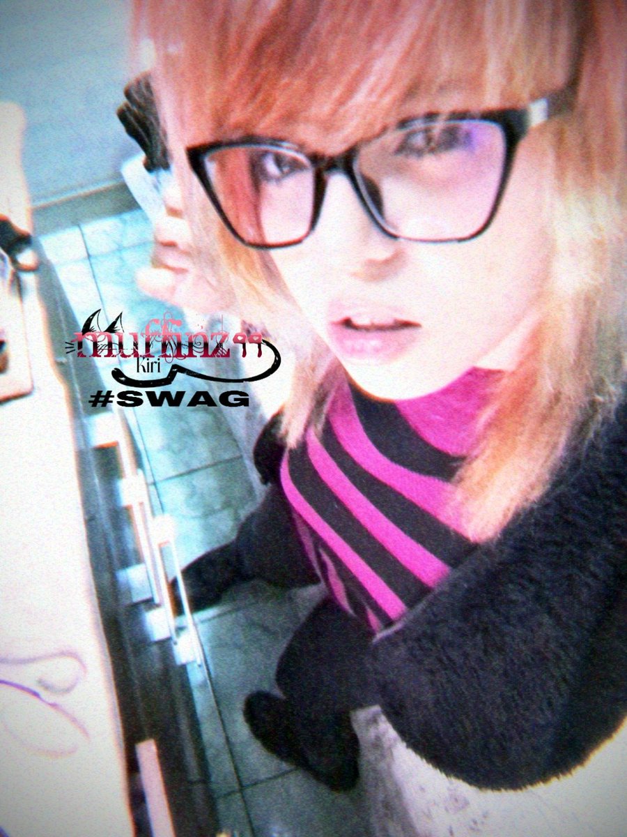 Muffinz99_'s tweet photo. Took these some days ago and forgot to post them
#scene #scenekid #scemo #emo #emokid https://t.co/ceNDz92FEu