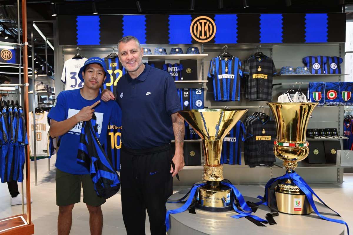 InterClubIndo's tweet photo. Karena mimin ga jago ngeprompt AI, mimin milih manfaatin benefit ICC supaya bisa ketemu langsung sama Vieri
Asik kan?😄 https://t.co/c9tFbFVpnj