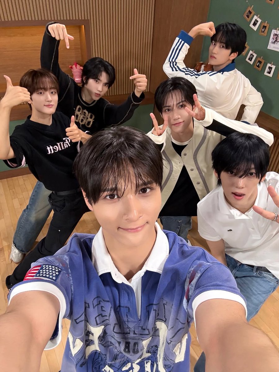 moonshot1207's tweet photo. 260805 아이돌한국어 IG
#루네이트 #LUN8
#카엘 #Chael #진수 #JinSu
#준우 #JunWoo #이안 #Ian https://t.co/KzgVwAfbK1