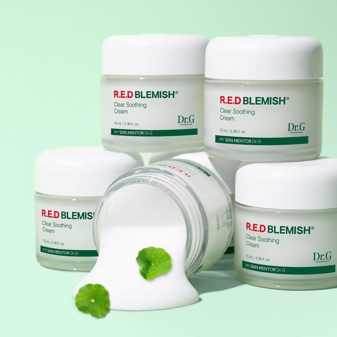 dichanaengstore's tweet photo. อัพเดทสถานะสินค้า 🍀  Dr.g red blemish clear soothing cream 70ml #อัปเดตดิฉันเอง 

สินค้าถึงไทยเรียบร้อยนะคะ ตัวนี้ซัพฝากเทมาราคาดีมากเลยค่ะ แถม exp.2028 ขนาดจริง กล่องครบด้วยย ได้ไปคุ้มมาก

ว่างจองนะคะ 299.- บาทค่ะ ปกติพรีที่ 390.- บาทน้า สนใจรับทักเดมได้เลยค่า ตุนไว้ได้เลย อายุอีกยาวคับ 

แจ้งยอดผ่านเดมนะคะ ฝากลูกค้าเช็คข้อความด้วยน้า 🙏🏻