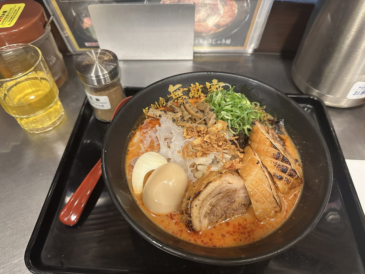 Zero30104's tweet photo. 炭水化物の力
（池袋の無敵屋の夏日限定ラーメン） https://t.co/ow9aHQF8BK