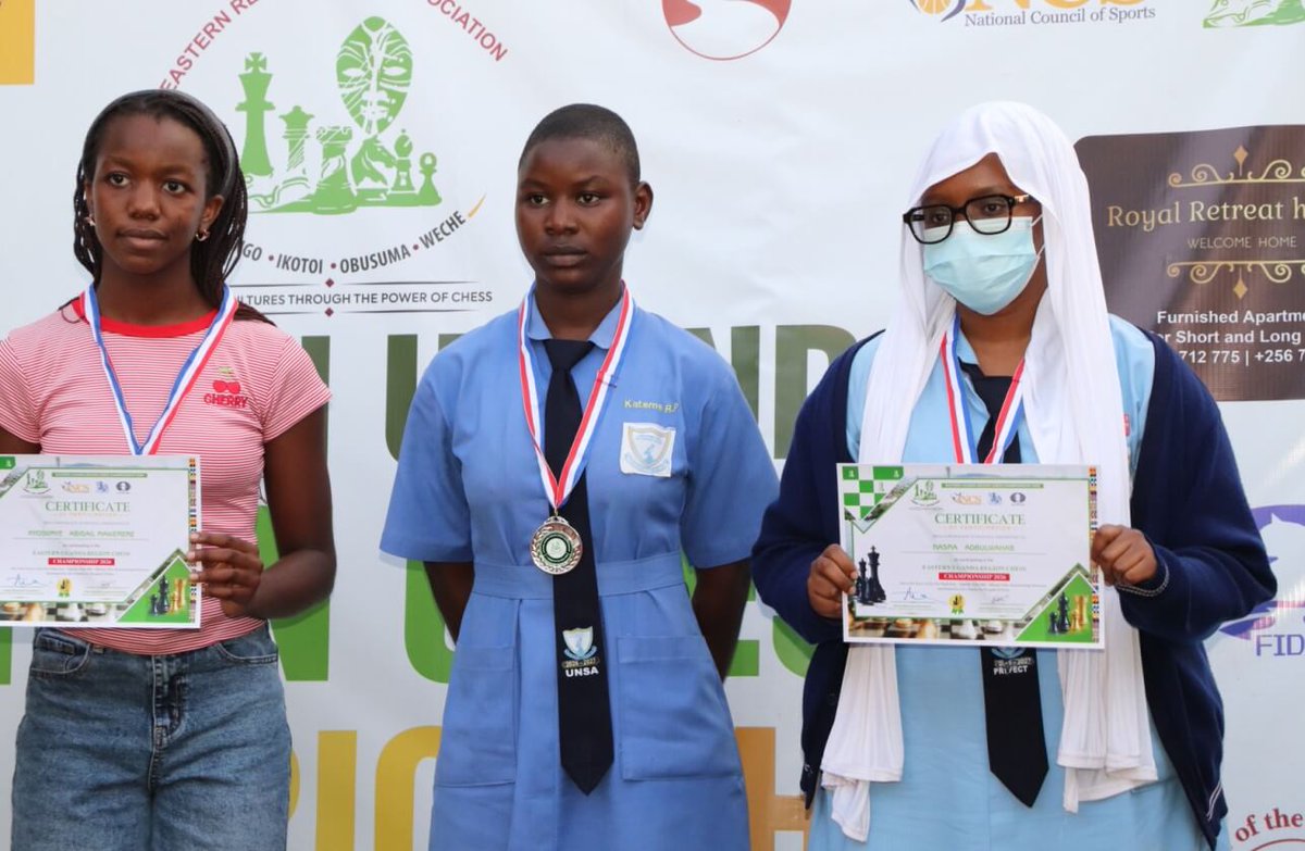 UG_ER_Chess's tweet photo. Wanyange Girls Secondary School is one of the Girls only schools in Eastern Uganda committed at the integration of Chess into the Co-Curriculum activities of it's students.

With this zeal, it has encouraged parents to support schools into having their students compete at the top levels.

At the Eastern Uganda Region Chess Championship, each of the players won an accolade in their respective categories.

We appreciate the great work done by Headmistress - Mrs Basekanakyo Deborah - Wanyange Girls SS. She is an OG of Namasagali College who played chess under the stewardship of the Late  Fr. Damian Grimes

📸Arthur Mukunya - @BaniBulletin 

#UgandaChess