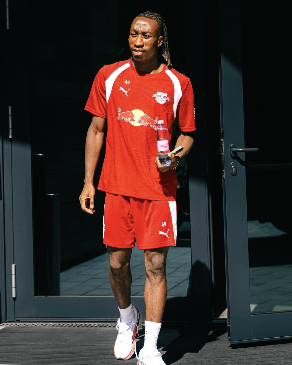 RBLeipzig_EN's tweet photo. Welcome to the training camp, Yan! 🙌🇦🇹

After recovering from illness, Yan Diomande is back in training 💪 https://t.co/WRLI7wCD1s