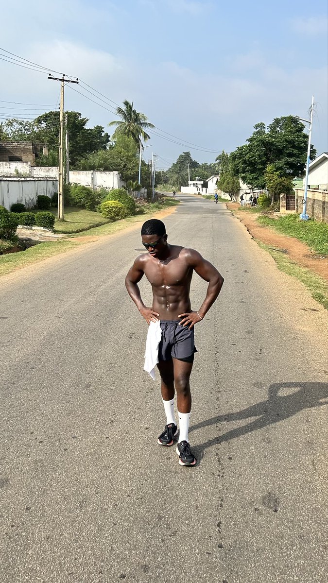 dola_exe's tweet photo. Did 5k this morning 

Have you moved your body today ? https://t.co/g0rex1NGyk