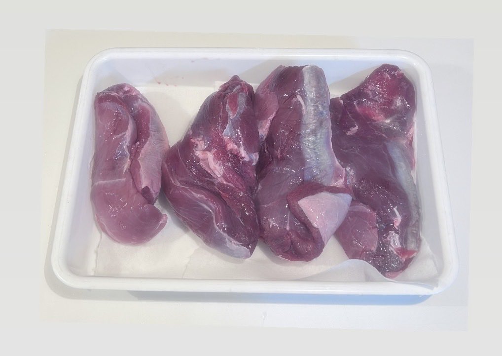 makoto52816's tweet photo. 本��18時から
通常営業です🎯🍽️
品切れだった鹿肉🦌
入荷しました🤩
ご都合良ければ
是非とも🙇
＃静かの海で https://t.co/W7qBmPR2tm