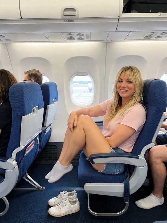 kaleycuoco7740's tweet photo. Just a little reminder that happiness looks good from every angle. ✨🤍 #kaleycuoco https://t.co/DHGkBBmV5d