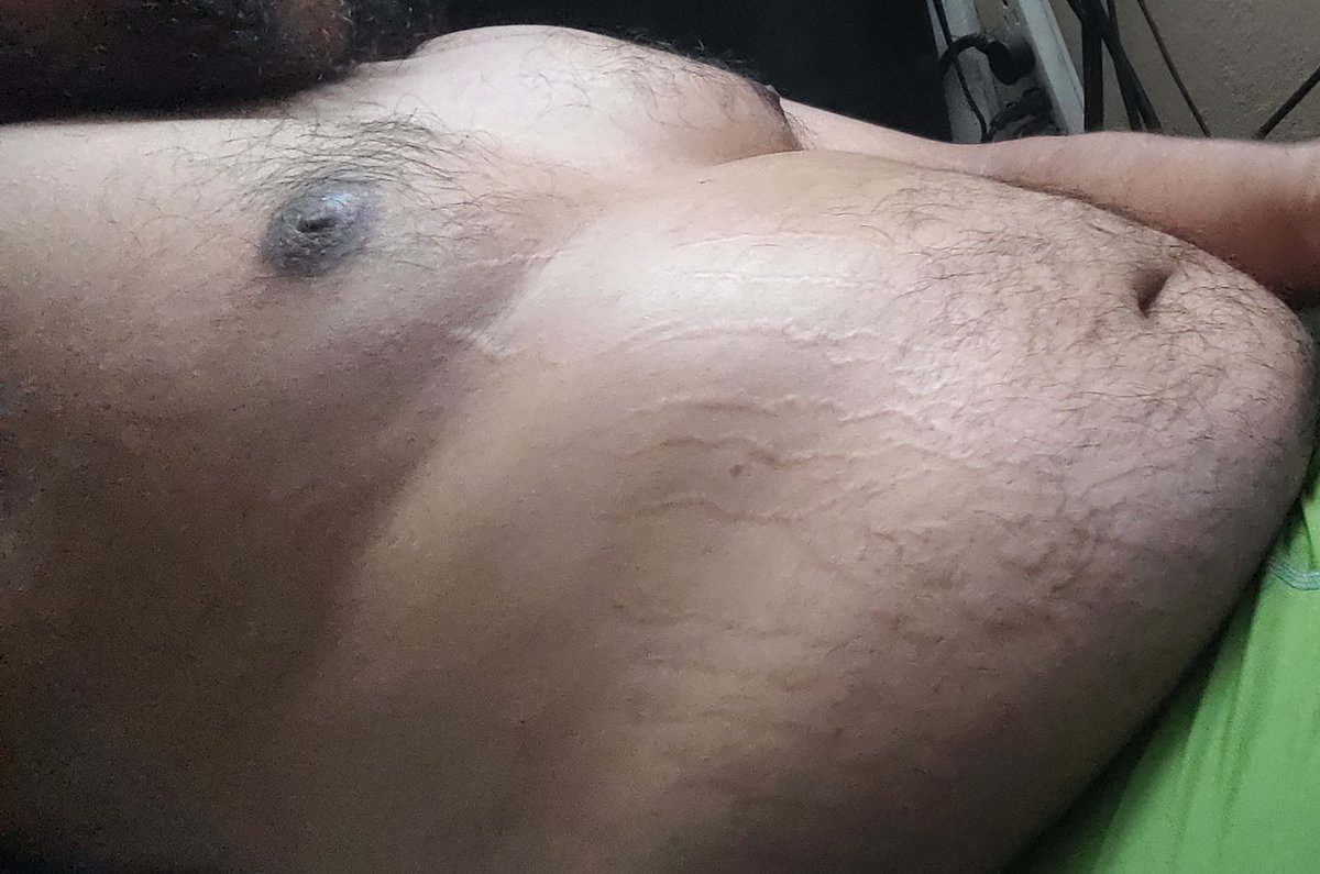 YawningAD's tweet photo. Calling all fat asses https://t.co/prtMRJS7NN
