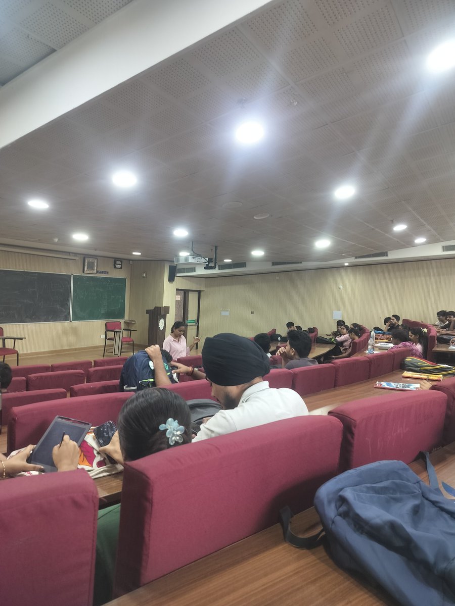 siddshipit's tweet photo. Day 2 of prompt engineering !!! #connect 
#AI 
#ML https://t.co/TDgDKjYlll