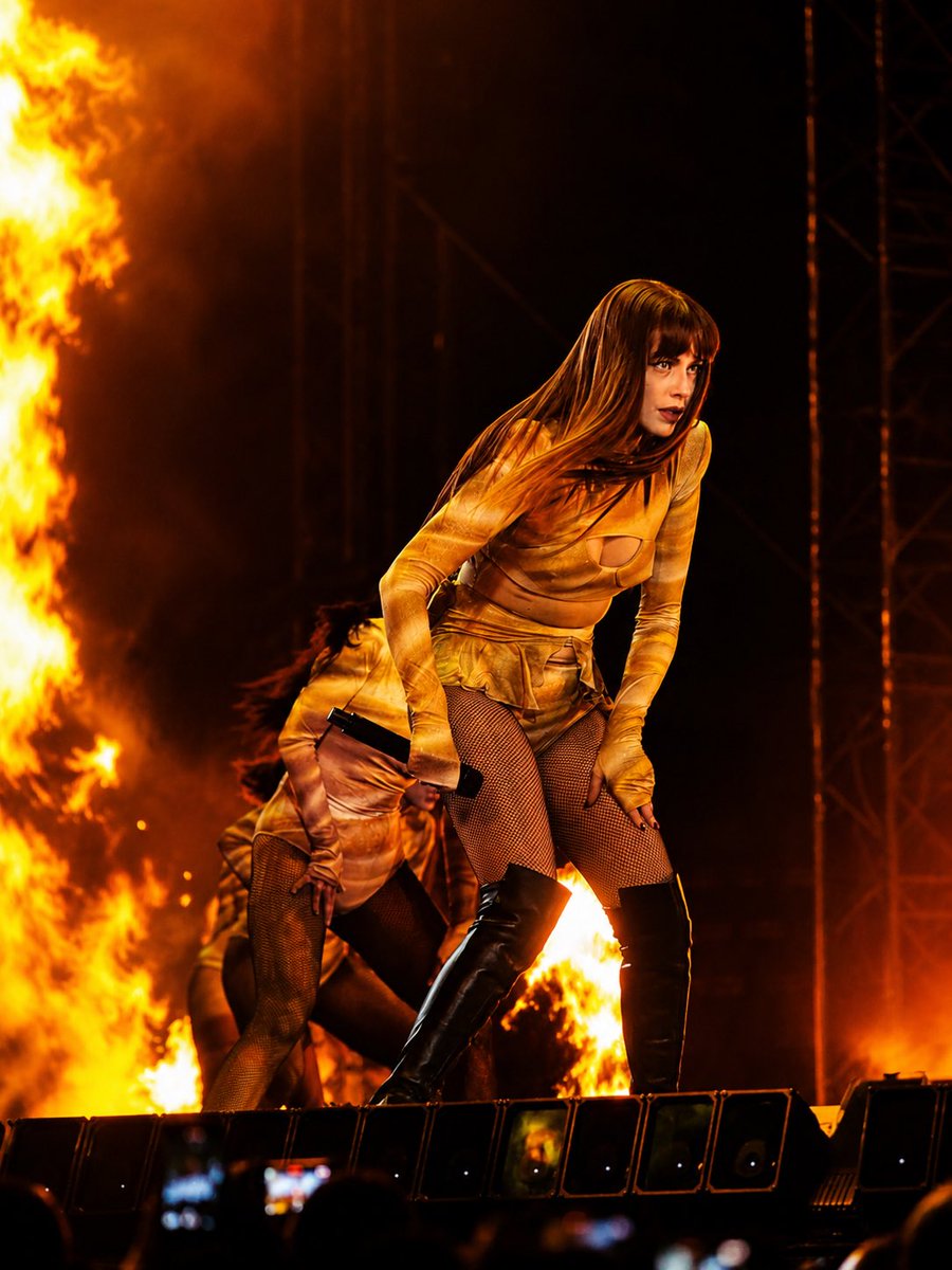 rikyone94's tweet photo. Auguri 🎉 da ormai 15 anni ❤️
@NaliOfficial #buoncompleanno #tantiauguri #annalisa #buoncompleannonali #nali #sansiro #canzoneestiva https://t.co/ezchHWcnGb