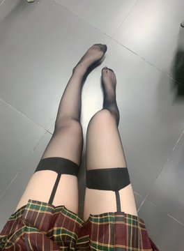 XXou88's tweet photo. 黑色还是白色呢 (｡･ω･｡) https://t.co/pu7bxfJlPw