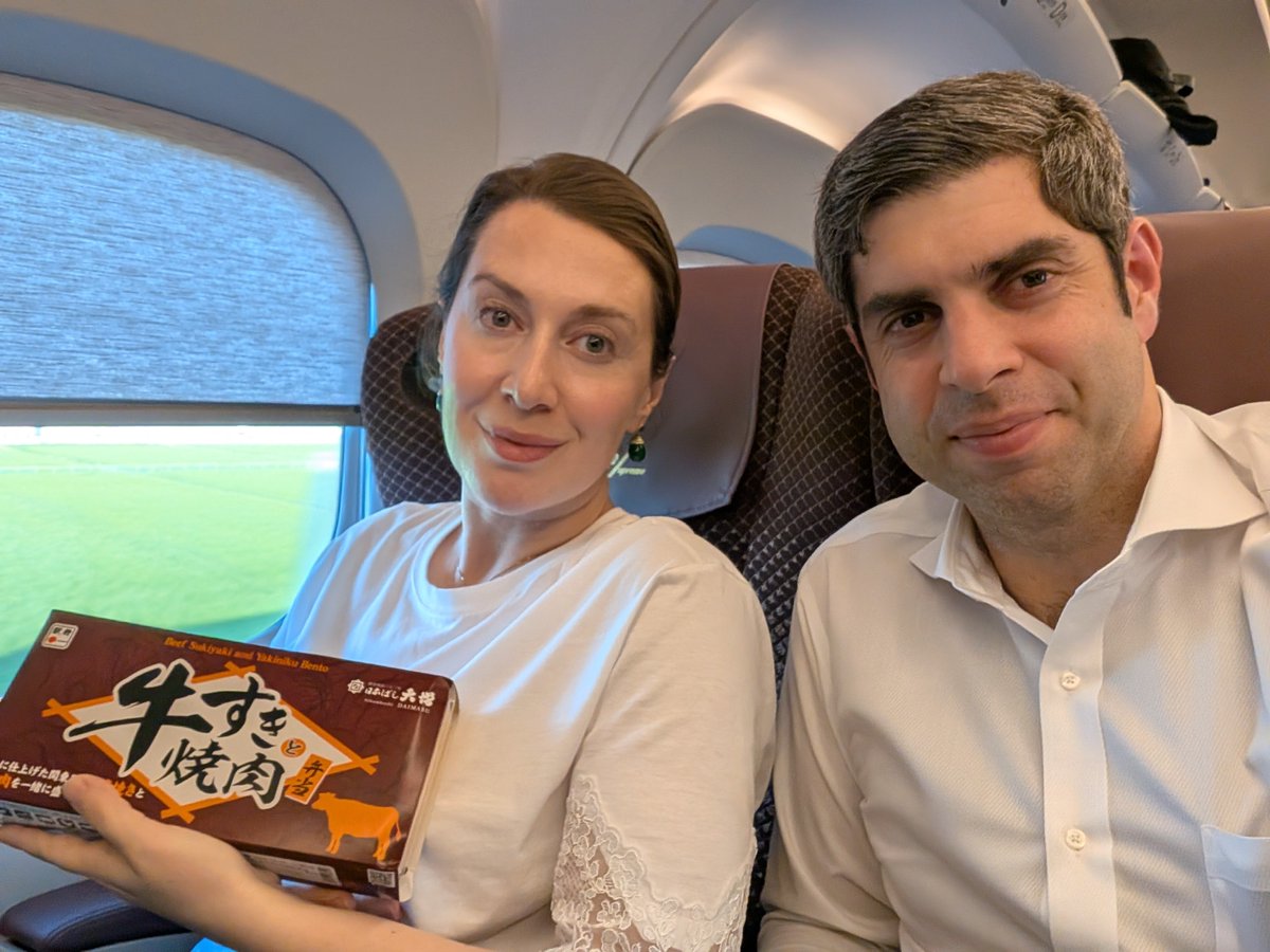 TeimurazLezhava's tweet photo. これより妻と広島へ。明日の平和記念式典に参加する予定です。 https://t.co/ZGPAHuuewj