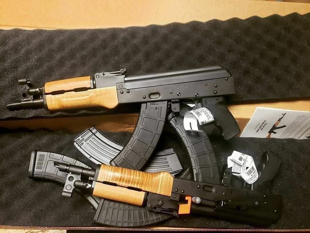 ChicagoDroryxtX's tweet photo. Promo 🔥
MINI DRACO
Discription:
7.62x39mm
One 30 Round Magazine
Semi Automatic
7.75″ Chrome Lined Steel Barrel
1:10″ twist
Steel Frame with Black Finish
Synthetic Pistol Grip
Promo Price:💰600💰

#glock #tactical #ar #shooting #pewpewlife #pistol #rifle #chicago #ndamendment https://t.co/u07oYFGLky