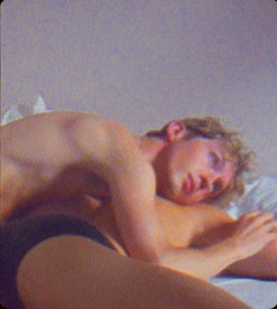 TWINKSIV4N's tweet photo. troye sivan the man that you are https://t.co/y4PQj8UWbp