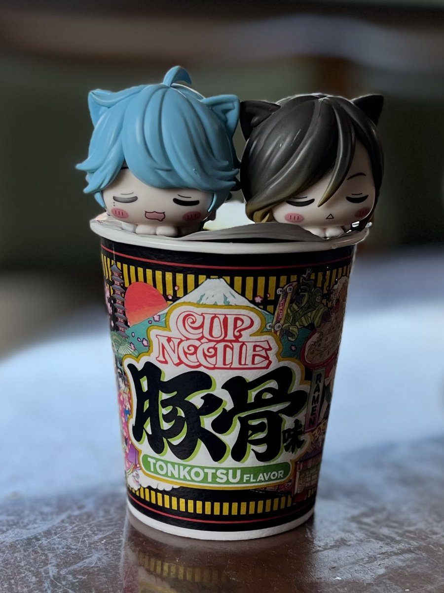 Miy23913Mi's tweet photo. 思い通りにいかないことが重なり
夕飯作る前に
ちょっとやけ食いしようと思っているところです

こんなことに使ってごめんねおひるねこ https://t.co/gyVwuBewMR