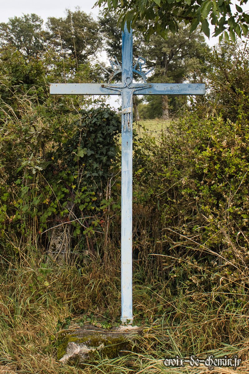 CroixDeCheminFr's tweet photo. 1⃣
#Croix avec Christ
ℹ️ https://t.co/nodbzT3NN0
#CroixDeChemin #PetitPatrimoine #Hyds #Allier #Auvergne https://t.co/ZQV24Epb0l