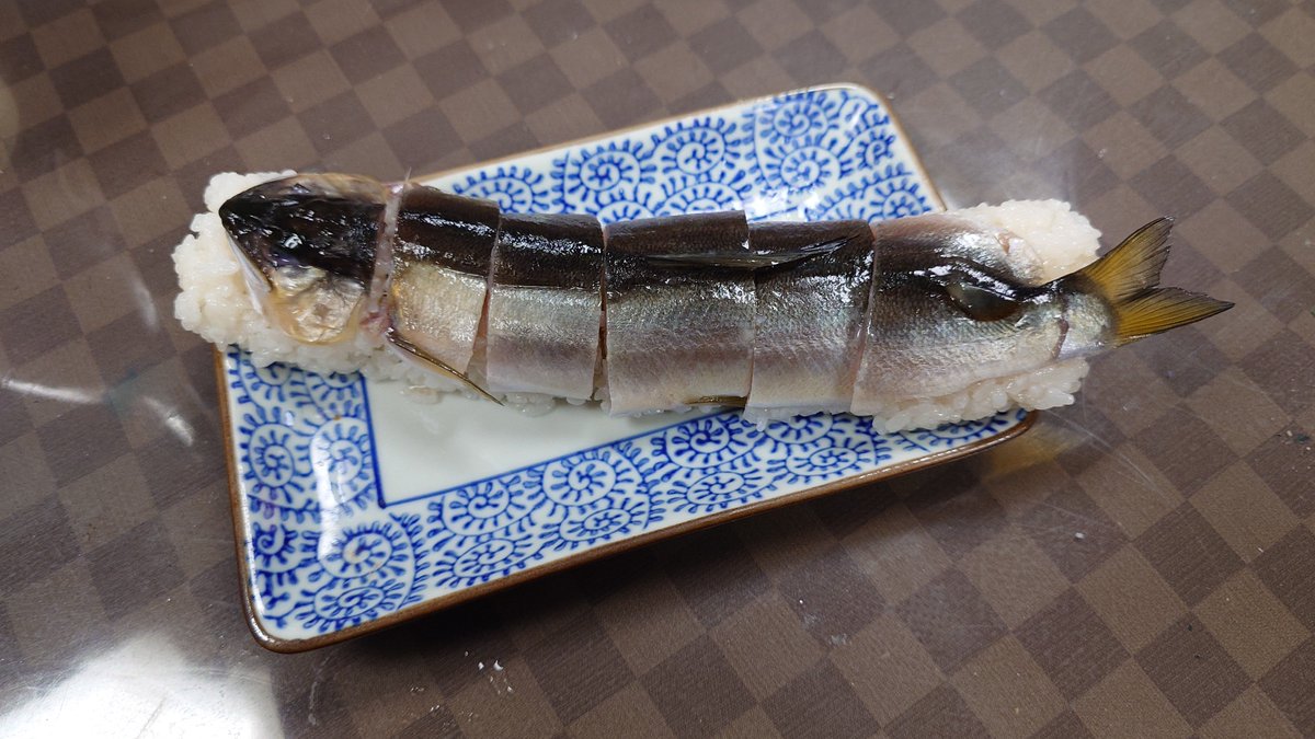 RIN_JP04's tweet photo. 今日の晩御飯に鮎飯と姿寿司作ってみた
酒が進む
鮎飯は撮り忘れた… https://t.co/YScUTvK6Ko