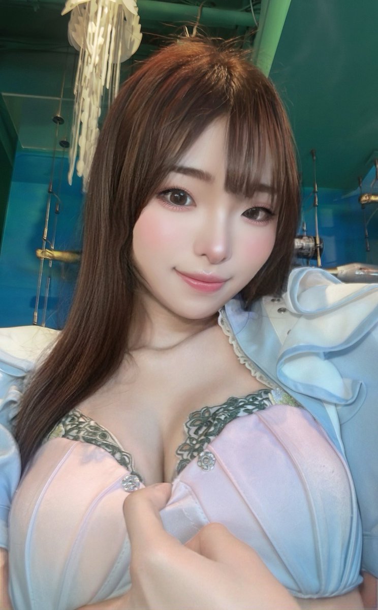 mermaid_poko's tweet photo. どこ見てるの？♡

25時までいますよん❤︎
今日は竜宮城(VIP)フード持ち込み無料‼️
おつまみ食べたいから、おつまみ系食べたいな🤤 https://t.co/iXxovmOZbH