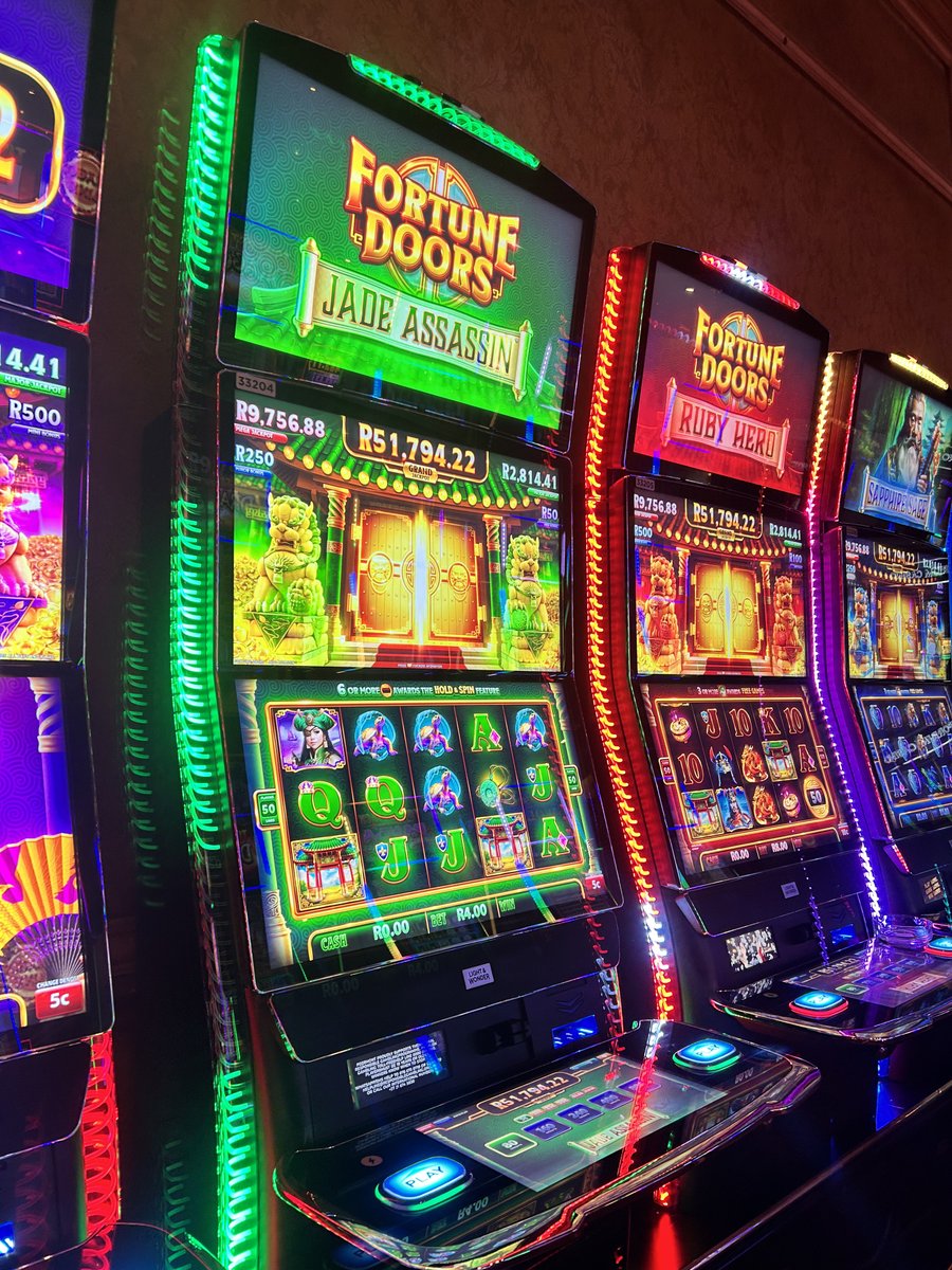 EmperorsPalace's tweet photo. BE THE FIRST TO PLAY!
For the first time ever, Emperors Palace introduces the latest Light &amp; Wonder Cosmic slot machines!
 
Your next jackpot moment starts here.
 
#NewSlots #EmperorsPalace #Progressive #Jackpots
18+ Only | Winners know when to stop | 0800 006 008 https://t.co/LK3oZu8qTK