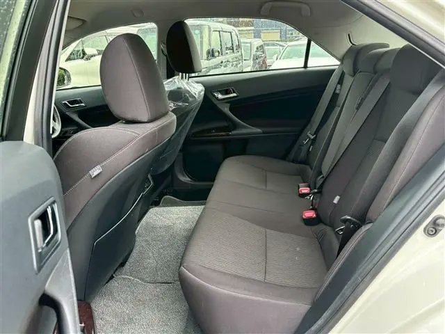 carnestke's tweet photo. SHIP DIRECTLY WITH US AND SAVE!
2019 TOYOTA MARK X 250G 2500CC PETROL AUTOMATIC
CIF: KES 1,677,000
DUTY: KES 704,137
CLEARANCE: KES 70,000
TOTAL: KES 2,451,137
With only 30% of the CIF Value (KES 503,100) you have the unit shipped
https://t.co/tU02g5j4TX
#carnest #carImport https://t.co/9ikjsF4Llq