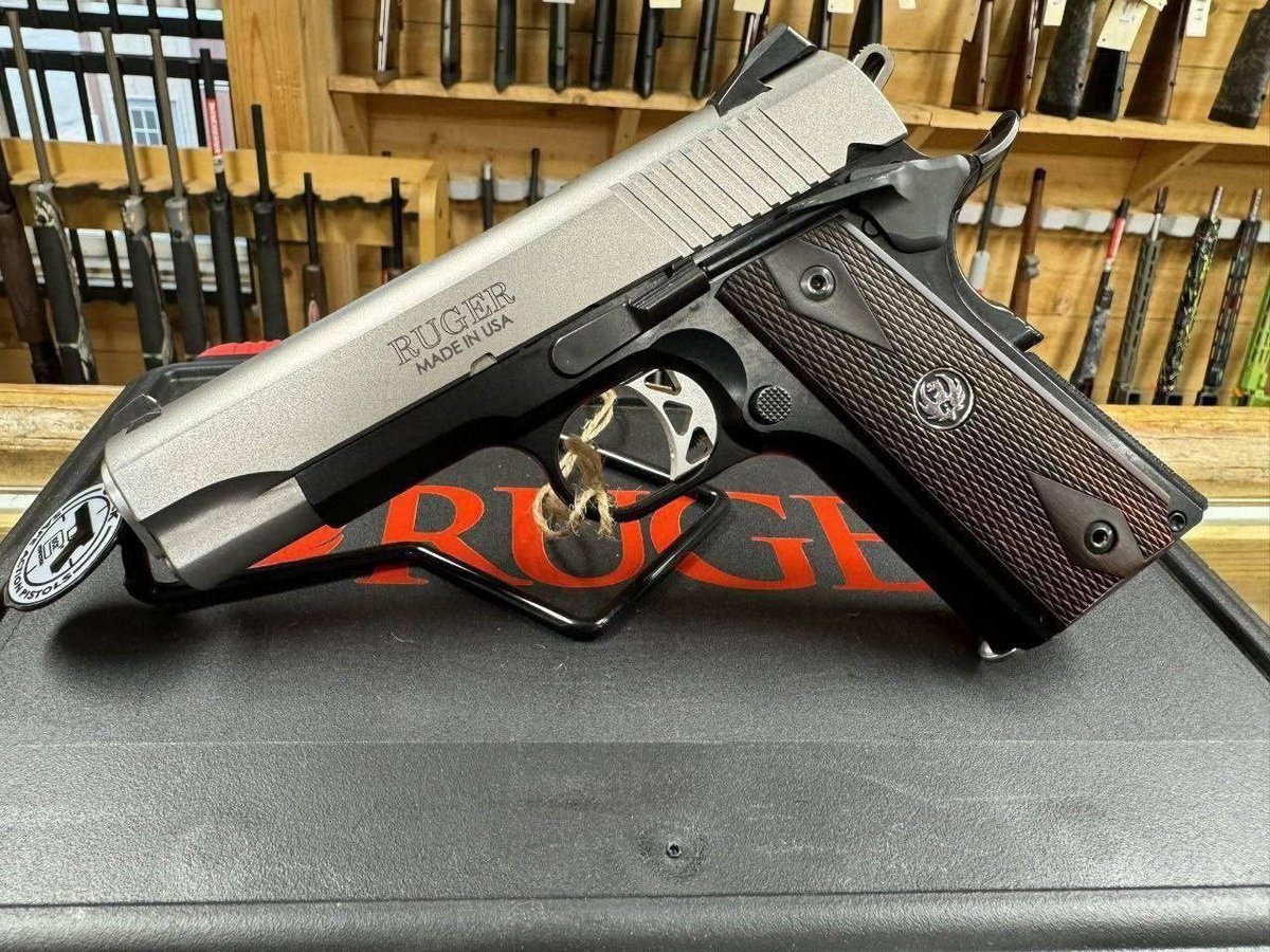 ChicagoDroryxtX's tweet photo. Brand: Ruger SR1911
Caliber: 45acp
Price: $500
Comes brand new in box with all accessories.
⬇️⬇️⬇️⬇️⬇️⬇️
⬆️⬆️⬆️⬆️⬆️⬆️
Order now 💯✅

#glock #tactical #ar #shooting #pewpewlife #pistol #rifle #chicago #ndamendment #weaponsdaily #firearm #edc #weapons #military #igmilitia https://t.co/jvBx8I2rHd