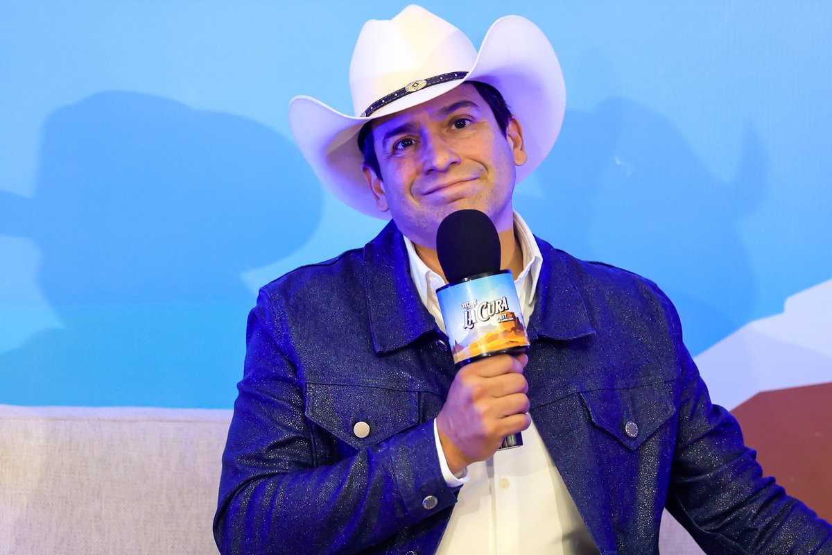 ReadBPdaily's tweet photo. A Democrat is leading in a Texas district Trump won by 18 points. Bobby Pulido, a Latin Grammy-winning musician running on a non-partisan message, leads incumbent Monica De La Cruz 51 to 45 in a new poll. Sabato's Crystal Ball has moved the race to Leans Republican. Prediction markets give Pulido a 67 percent chance. South Texas may be shifting back.