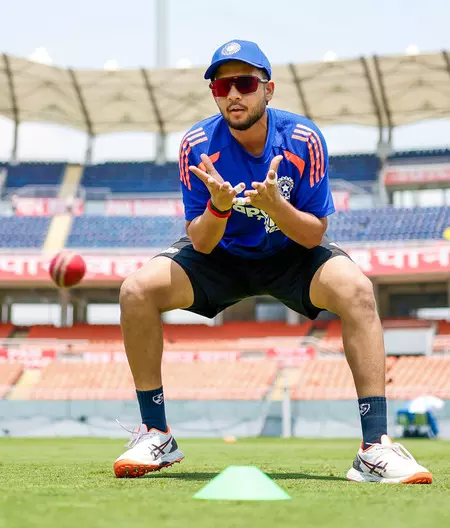 NewsDeshbandhu's tweet photo. नेट गेंदबाज के तौर पर टीम इंडिया से जुड़े हर्ष, तनुष, विपराज और शिवांग

https://t.co/efv4ZLENki

#DeshbandhuNews
#NetBowler #TeamIndia #Harsh #Tanush #Viraj #Shivang #Sports https://t.co/fTjruxvwpX